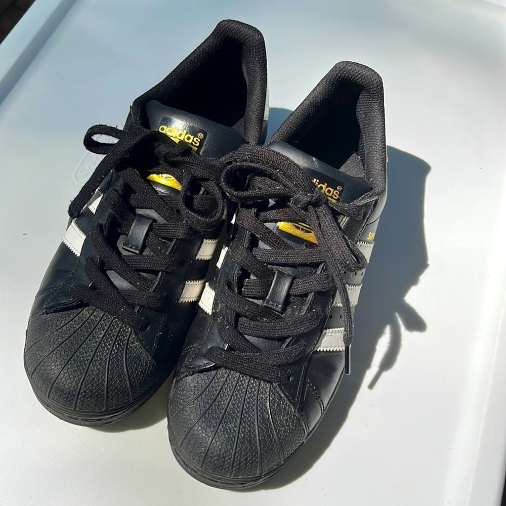 Adidas Superstar Y5/Women’s 7